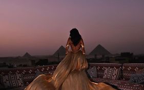 Palm Pyramids View Inn